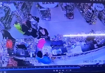 Djevojka brutalno pretučena u kineskoj radnji: Htjela da vrati robu, pa je napala 3 Kineza