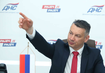 "Institucije BiH u Sarajevu imaju više činovnika nego cijela nekadašnja SFRJ" Nešić o budžetu i zapošljavanju partijskih poslušnika