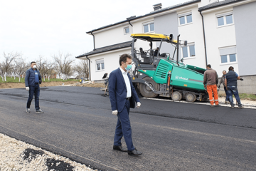 RADOVI SE NASTAVLJAJU U Ugljeviku asfaltiran put i parking kod Doma za stare osobe