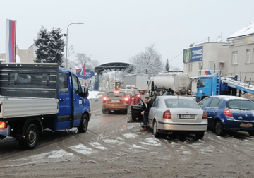 MORA SE ČEKATI Pojačana frekvencija vozila na graničnom prelazu Gradiška