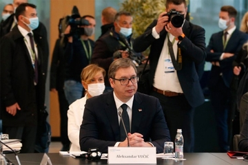 Vučić primio treću dozu vakcine, poručio građanima da se vakcinišu