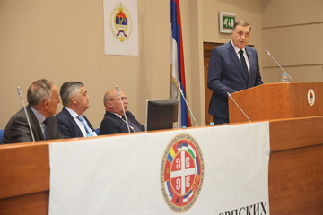 Dodik: Nije lako biti Srbin