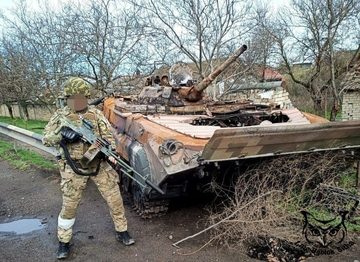 Grčki mediji: Naša oklopna vozila u Ukrajini gore kao baklje umesto da štite grčka ostrva