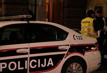 Saobraćajka u Brčkom: Prevnuo se na krov