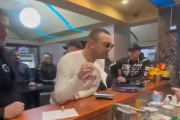 Nasilnici upali u kafić u Modriči, prijetili i snimali: Dobojska policija istražuje slučaj (VIDEO)