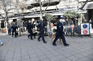 "Od čega da platimo račune" Protest muzičara, ugostitelja, fotografa i frizera u Beogradu