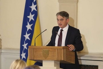 Komšić: Merkel još jednom podržala politiku Vučića