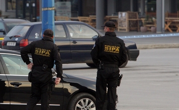 AKCIJA „LOVAC“ Uhapšena jedna osoba, u pretresu pronađeno oružje i heroin
