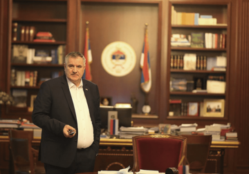 IZDVOJENO 20.000 EVRA Višković: Novčana pomoć srpskom narodu nakon zemljotresa u Glini