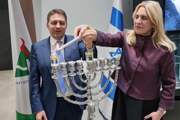 Cvijanovićeva učestvovala u obilježavanju Hanuke u Modinu