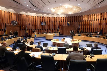 ONI NAS ZA........! -Dom naroda usvojio smanjenje akciza, ali gorivo ipak neće pojeftiniti