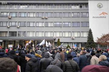 Stotine radnika "Arselor Mitala" protestuje u Zenici