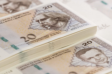 Srpska zabranjuje bankama naplaćivanje naknada i nameta