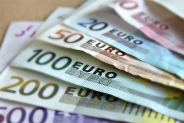Evro danas najjači u odnosu na dolar