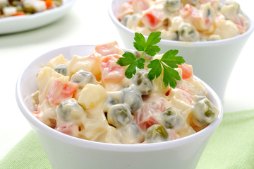 Trik kako da vam ruska salata duže ostane kremasta i svježa