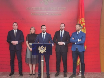 BOŠNJACI I FORCA NISU POTPISALI Podnesena inicijativa za rušenje Vlade Dritana Abazovića