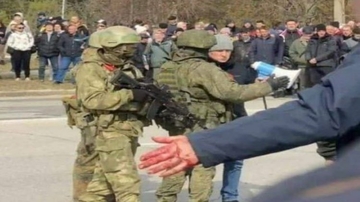 Rusi danas zauzeli grad, a onda ga mirno predali Ukrajincima nakon protesta i dogovora