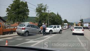 Travnik: Vozač imao srčani udar, prešao u drugu traku i sudario se