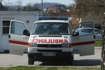 NESREĆA NA RADU Radnik dobio teške povrede kada je pao sa Klinike za psihijatriju