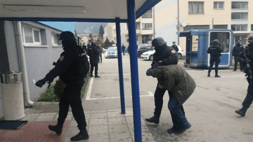 NOVI DETALJI AKCIJE "WOLF" Privedeno 12 osoba, oduzeto 65.000 paklica cigareta