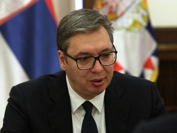 Vučić: Ujedinimo se pod našom himnom i zastavom