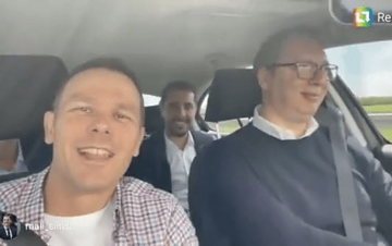 "Ono kad te snima ministar finansija" Vučić za volanom, iza kamere Siniša Mali