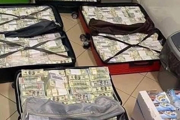 Žena bivšeg ukrajinskog poslanika uhvaćena na granici sa 30 miliona dolara u koferima?