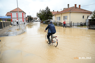 Mještani u strahu: U bijeljinskom naselju Janja, Drina poplavila veliki dio obradivih površina