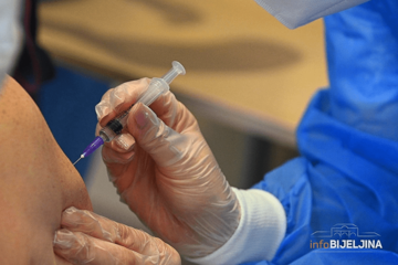 Doktorka vakcinisala više osoba istim špricom