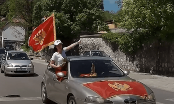 Crna Gora slavi dan nezavisnosti: Državni vrh bez Mila razgledao naoružanje, ore se pjesme ulicama Cetinja
