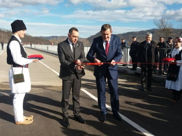 Otvoren granični prelaz i most "Bratoljub"