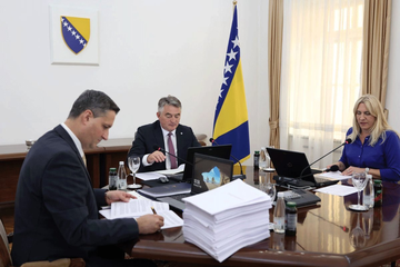 Cvijanovićeva glasala za smjenu Lagumdžije, Bećirović i Komšić bili protiv