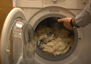 Kako da ispravite izgužvanu garderobu BEZ PEGLANJA