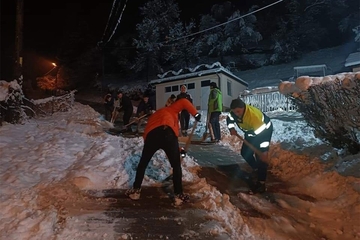 Noćna akcija,grtalice goleme,: Mještani uzeli lopate u ruke i očistili sve puteve,"DAJTE BAREM SOLI"