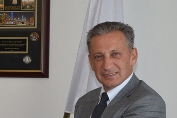 IZ OBA PORUČUJU “Predali smo personalni dosije direktora Osmana Mehmedagića”