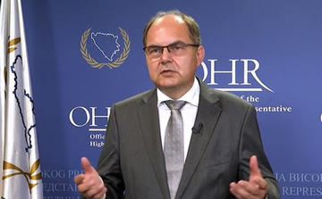 Dodik: Tražimo način da pokrenemo tužbu protiv Šmita