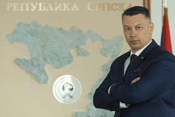 “DO JUČE POŠTENI, A DANAS NAJGORI” Nešić o optužbama iz SNSD nakon izlaska iz koalicije
