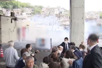 Bačena bomba na premijera Japana (VIDEO)