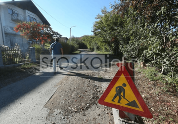 KOMŠIJE U ŠOKU Oca troje djece tokom radova na kanalizaciji ZATRPALA ZEMLJA