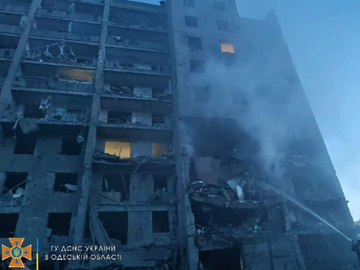 UŽIVO "Rusi nas opkoljavaju"; Zelenski: Počeli smo; Projektil pogodio stambenu zgradu FOTO/VIDEO