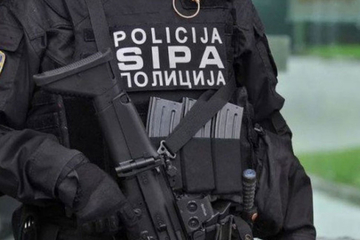SIPA vrši pretrese na više lokacija: Poslanik osumnjičen za davanje lažnog iskaza