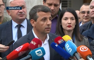 Vukanović: Zanimljiva je šutnja stranih ambasada, hoće da nas “pretvore u koloniju” jer njima “odgovara anarhija” 