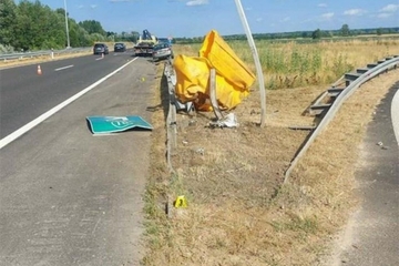 Vozač iz BiH vozio 250 km/h, prestigao policiju pa se zabio u ogradu