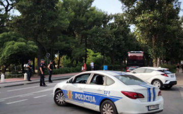 Policija ima pune ruke posla: Dojave o bombama u školama, zgrada Skupštine Crne Gore evakuisana