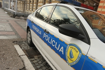 Nesreća u Brčkom: Pijan šetao po pješačkom prelazu pa ga pokupilo auto