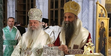 SAOPŠTIO ODLUKU SABORA SPC O AUTOKEFALNOSTI MPC Gromoglasan aplauz nakon poruke patrijarha Porfirija u Skoplju /VIDEO/