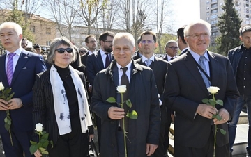 SAMO U BEOGRADU Ruski i američki ambasador nasmijani jedan pored drugog!