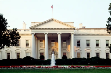 Kolumnista Bloomberga: Svjetski rat je preskup za Washington