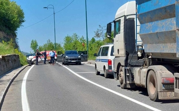 Saobraćaj obustavljen: Dvije osobe povrijeđene u nesreći na tranzitu u Sarajevu