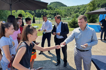 OPŠTINA ZA MLADOST Ugljevik poklanja karte za bazene učenicima osnovnih i srednjih škola